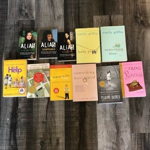 $25 for 11 Books!🤓📚